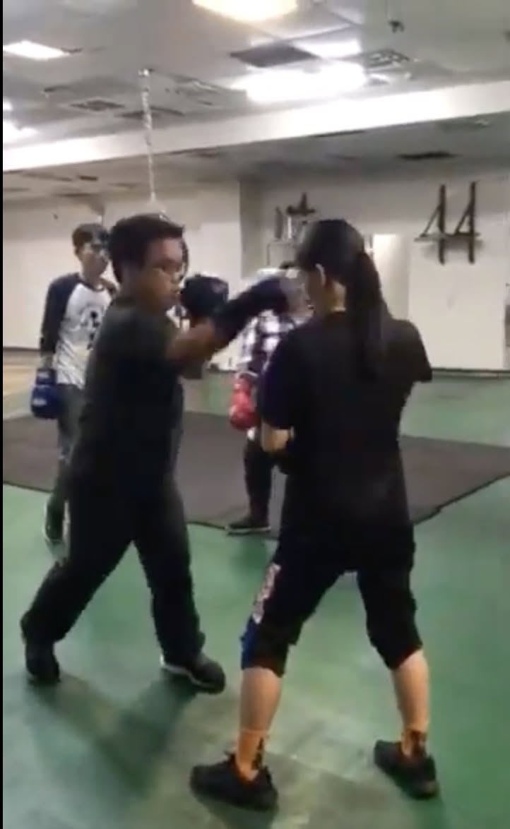 曾建瑋打拳擊